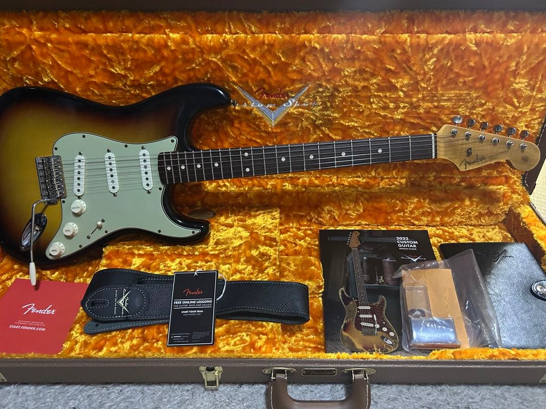 Fender Stratocaster サンバーストモデル