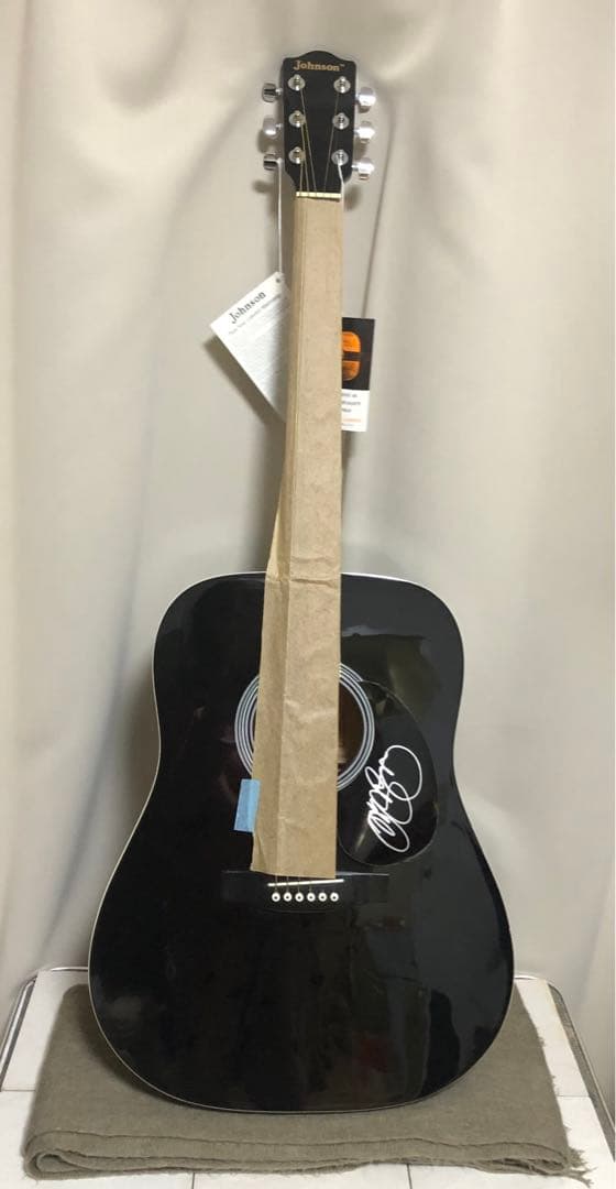 アコースティックギターJohnson 直筆サイン (JON BON JOVI)