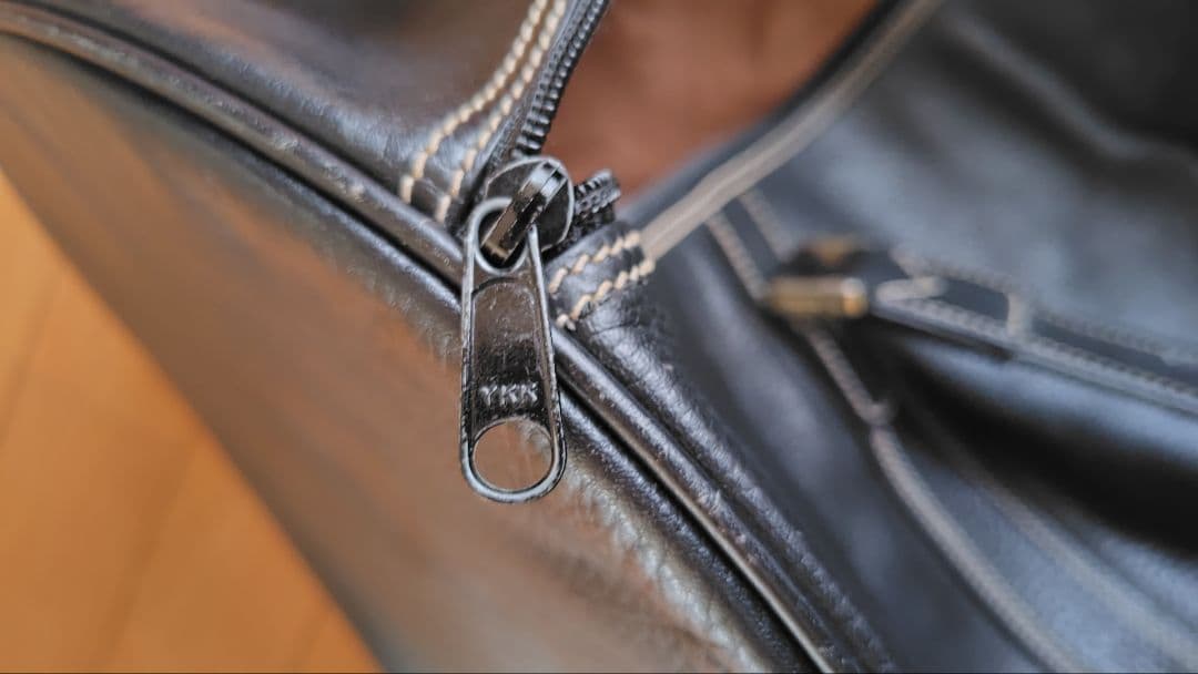 フェラガモ ボストンバッグ 黒 本革