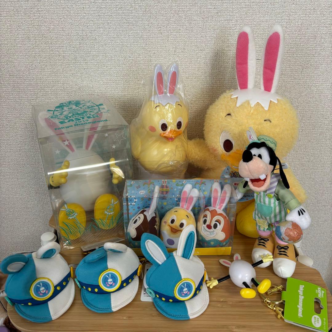 ディズニー　イースター　うさたま　グーフィー　うさぴよ　ぬいぐるみバッジ