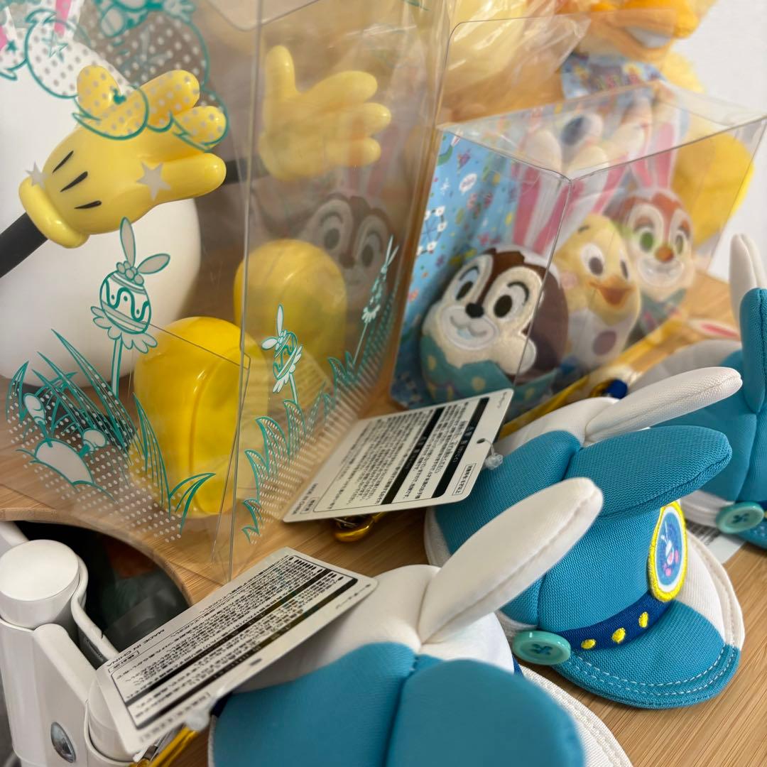 ディズニー　イースター　うさたま　グーフィー　うさぴよ　ぬいぐるみバッジ