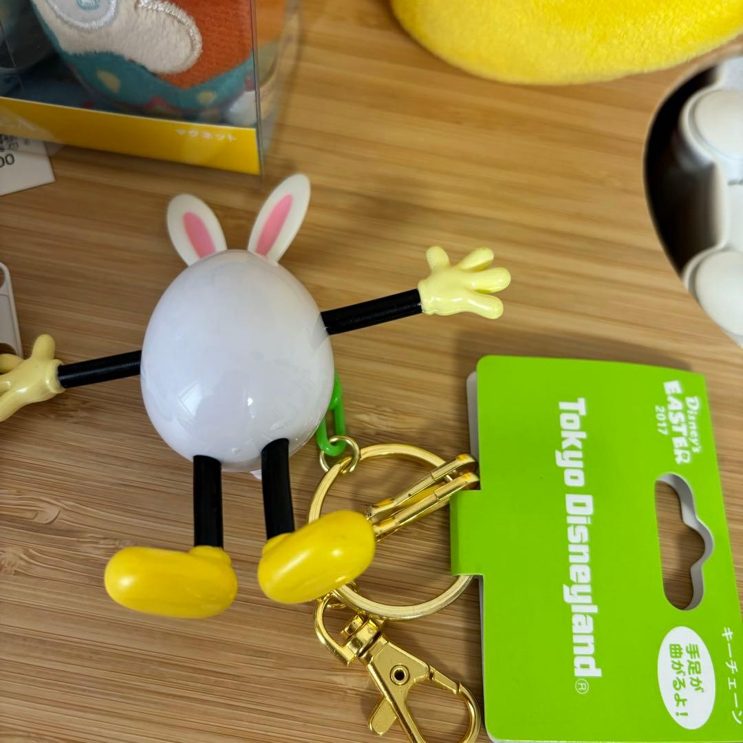 ディズニー　イースター　うさたま　グーフィー　うさぴよ　ぬいぐるみバッジ