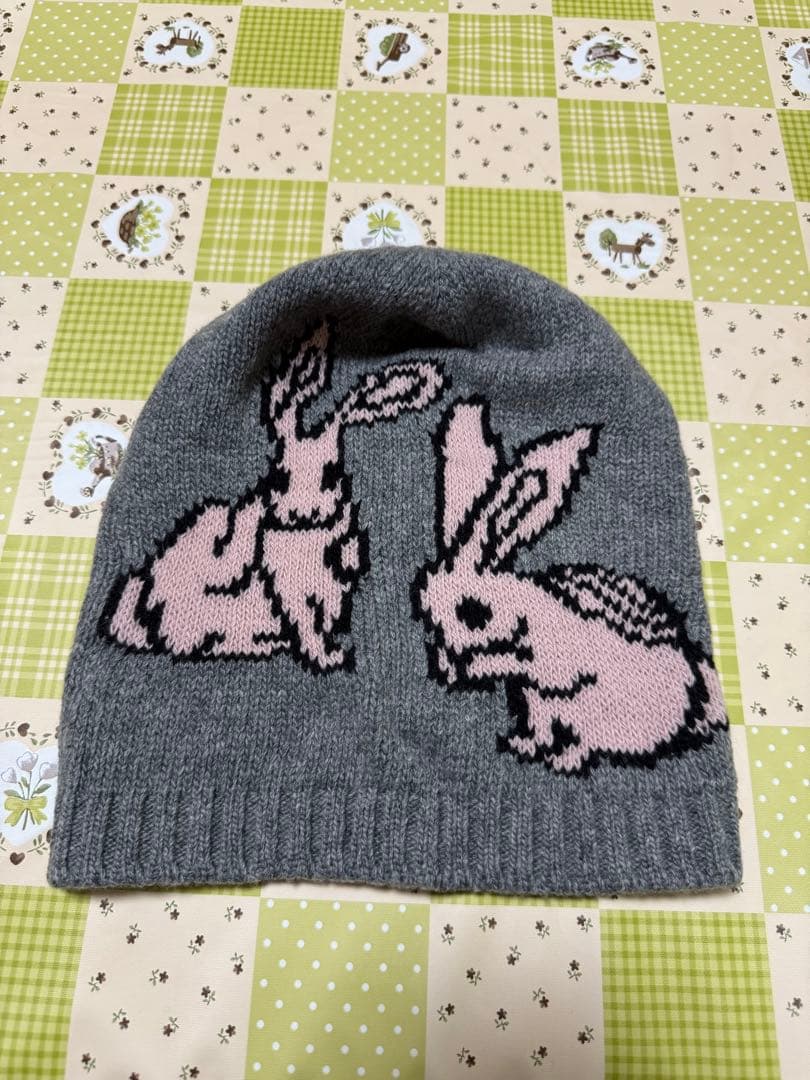 パープルPRADA ニット帽　ウサギ