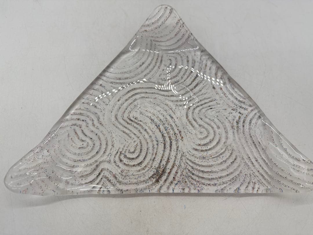坂田甚内作　ガラス2点　三角　送料込み250611