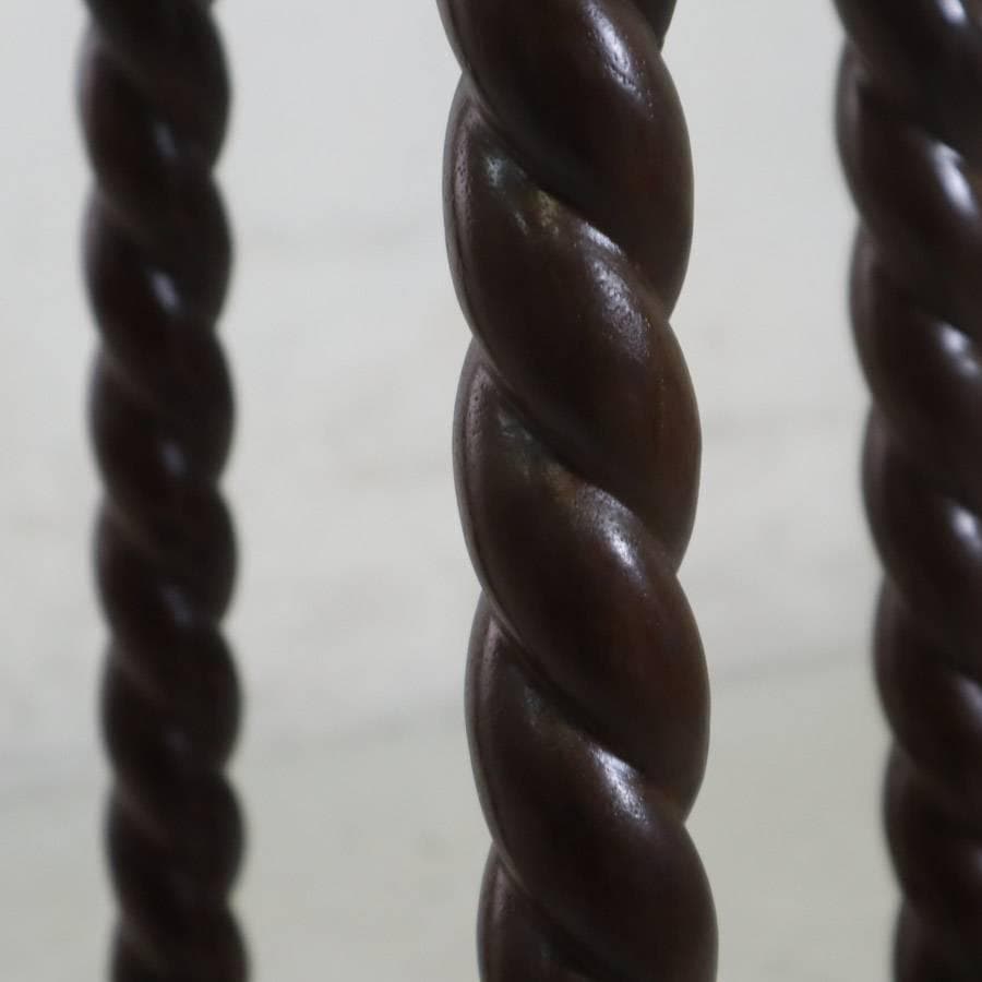 イタリア製 座面回転 バースツール ツイストレッグ アンティーク調 クラシカル2