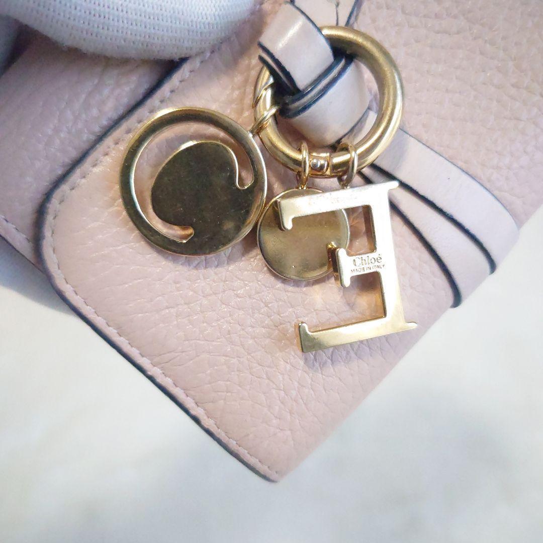 【美品・大人気】クロエ コンパクトウォレット アルファベット チャーム ピンク系