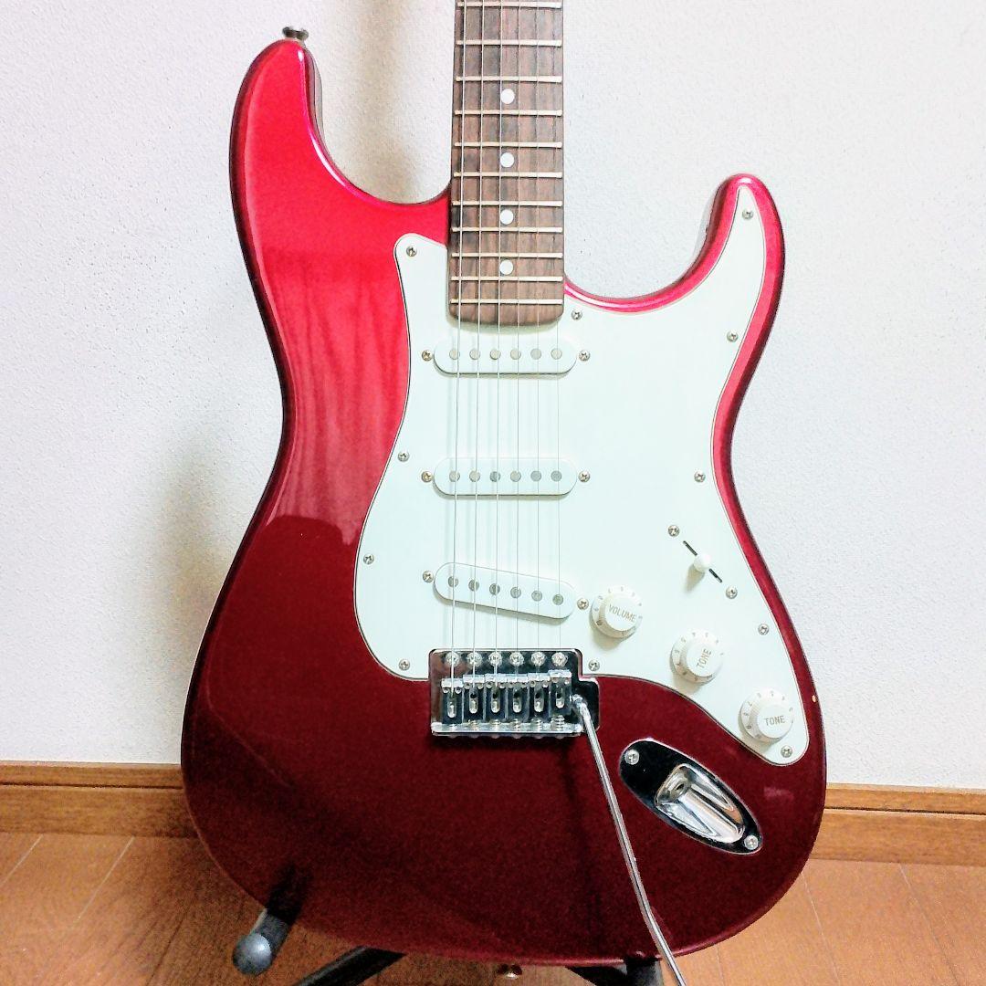 Bacchus　ストラトキャスタータイプ　エレキギター　弦は新品に交換済み！