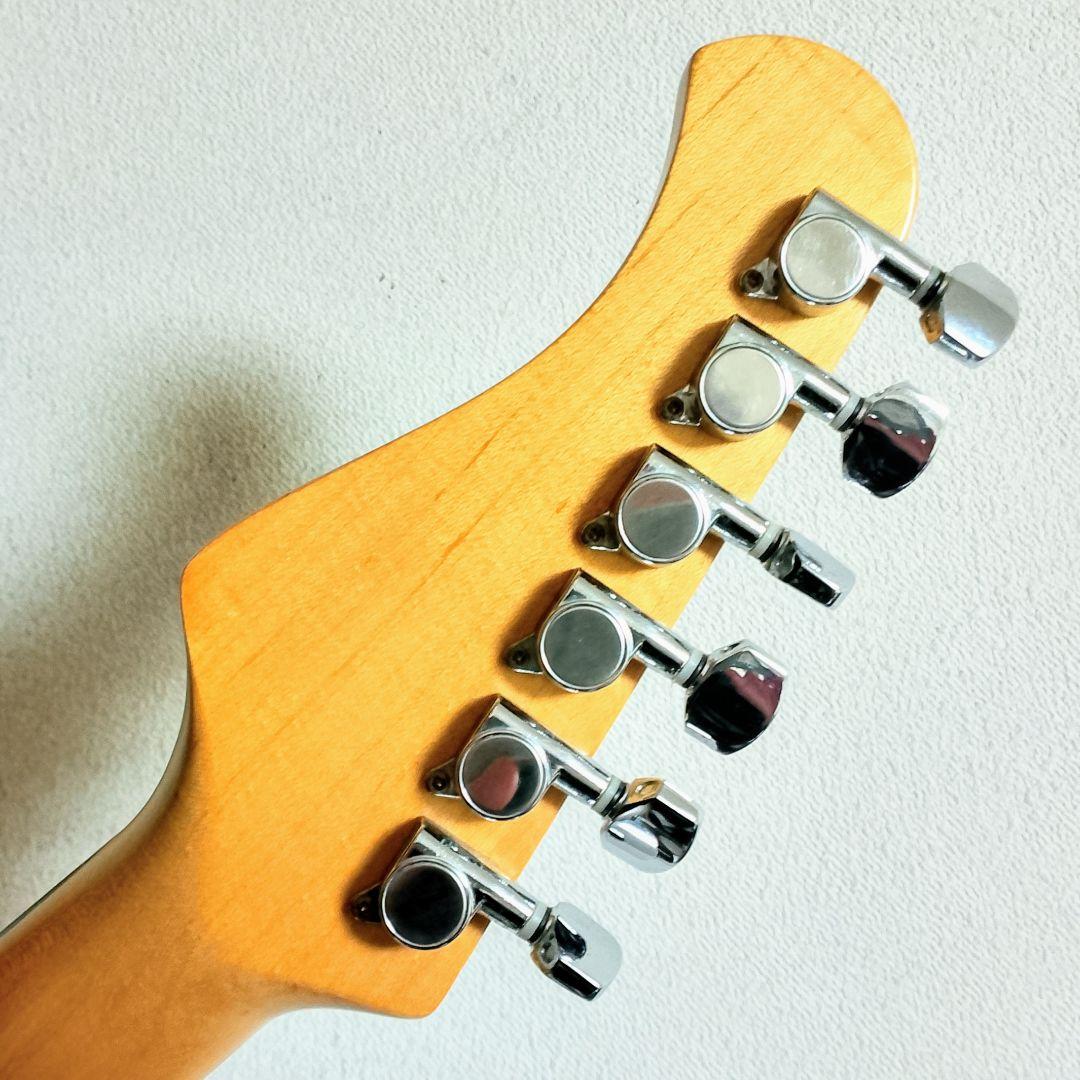 Bacchus　ストラトキャスタータイプ　エレキギター　弦は新品に交換済み！