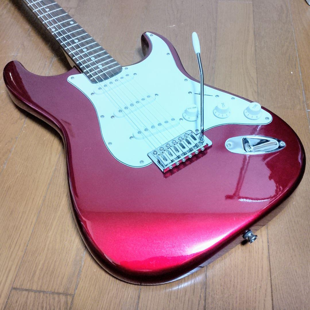 Bacchus　ストラトキャスタータイプ　エレキギター　弦は新品に交換済み！