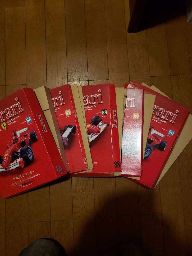 【新品未開封品】デアゴスティーニ週刊フェラーリを作る(2004年)