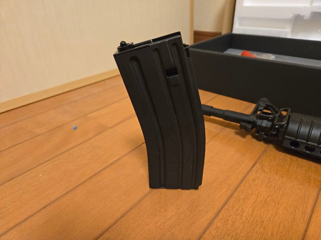 新同品　東京マルイ　次世代電動ガン　M4A1 カービン