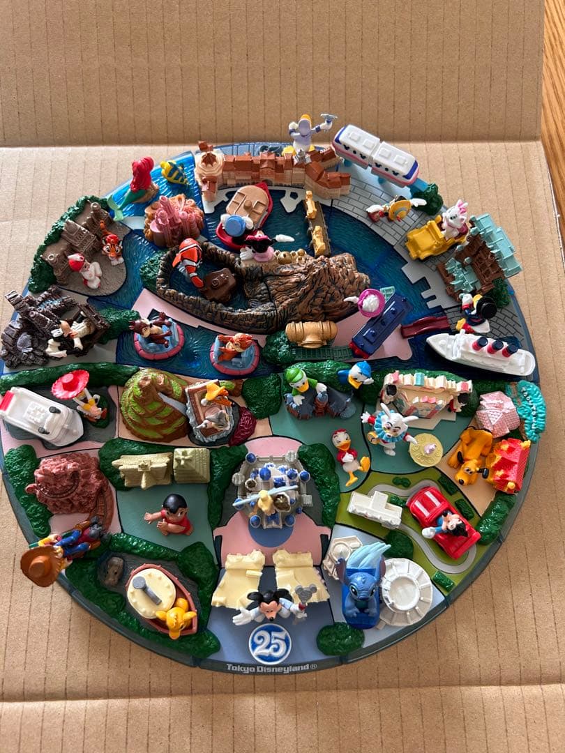 非売品　東京ディズニーリゾート25周年記念 ジオラマフィギュア