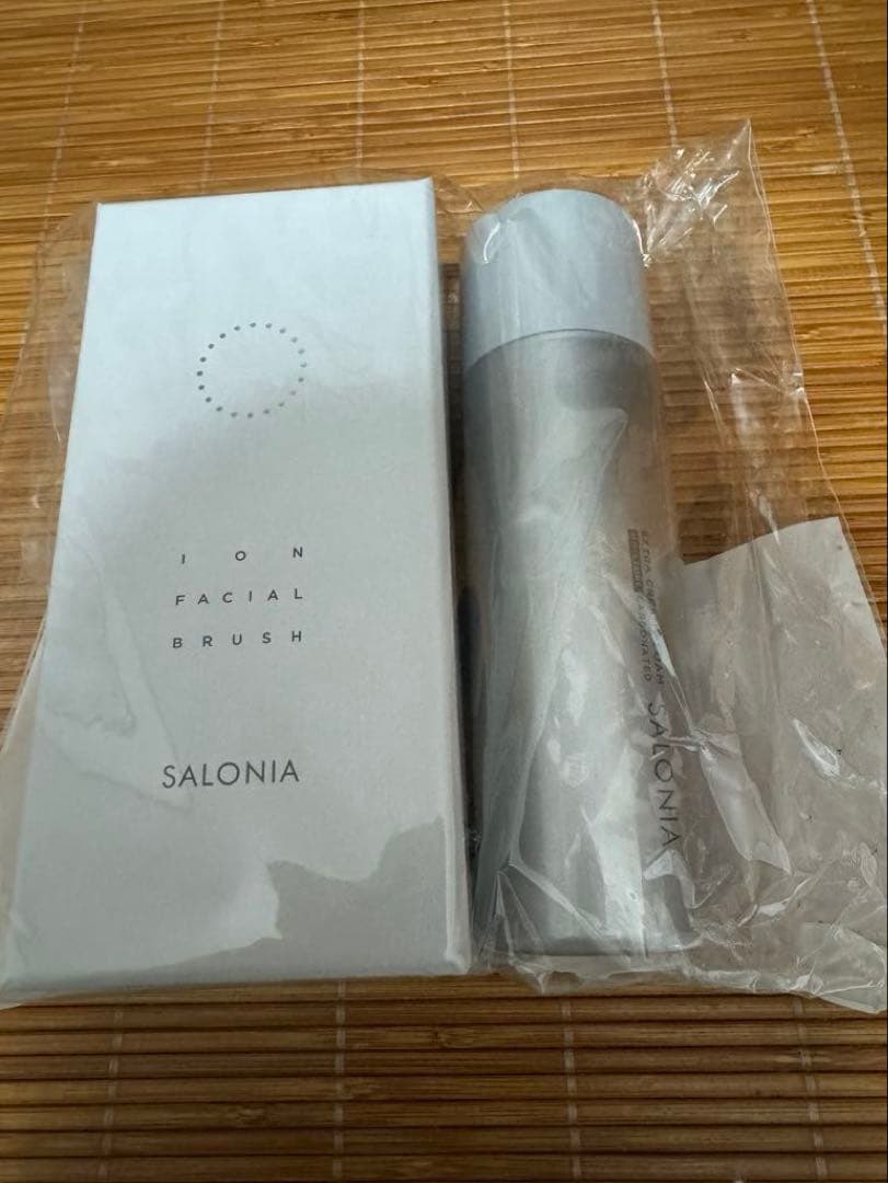 サロニア電動洗顔ブラシ&洗顔フォームセット