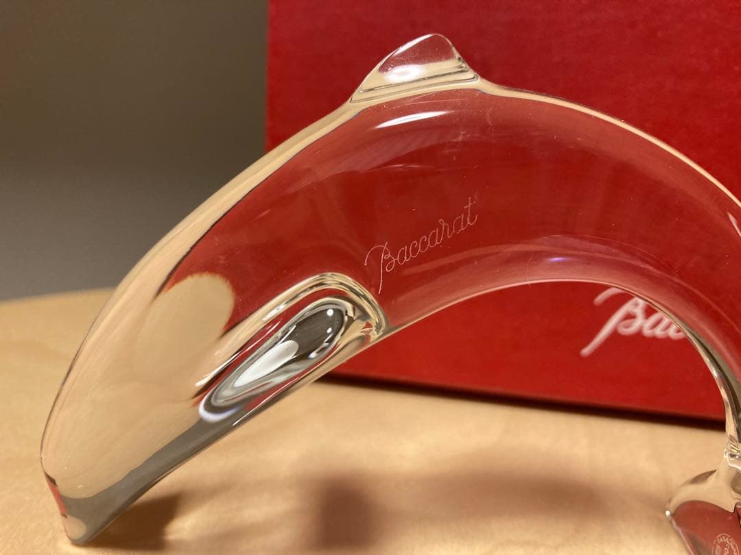 バカラ　イルカ　フィギュリン