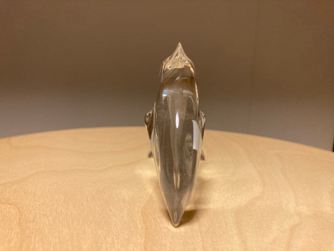 バカラ　イルカ　フィギュリン