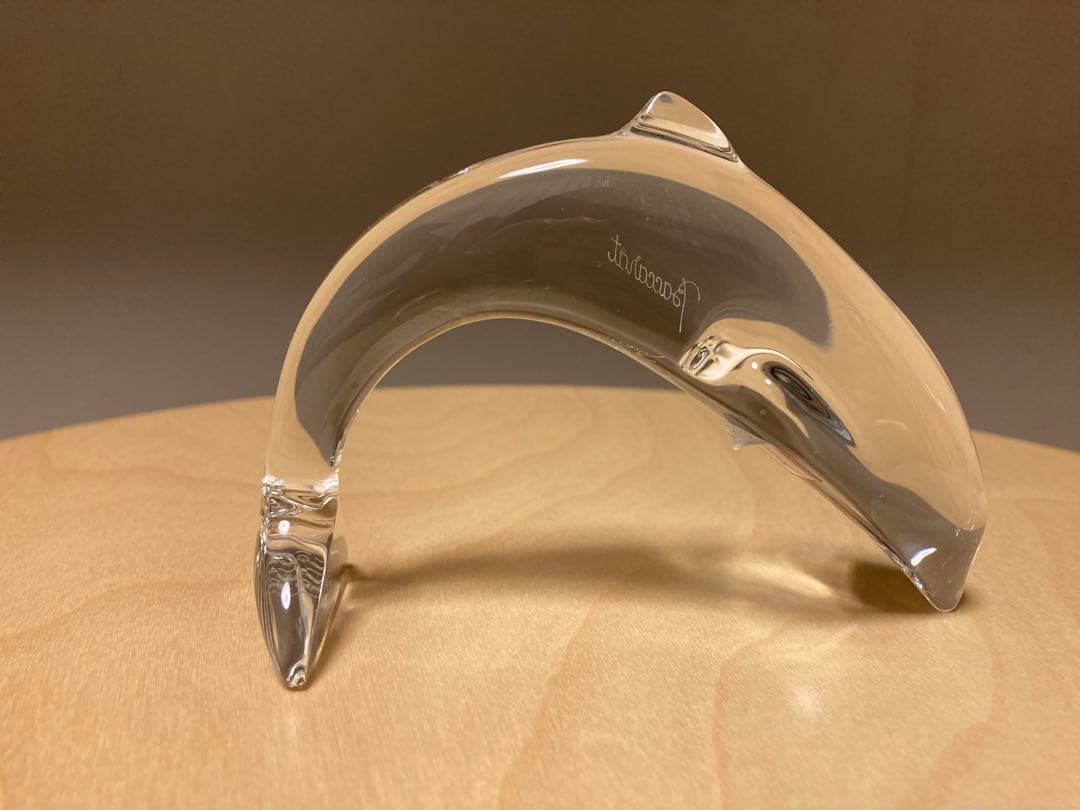 バカラ　イルカ　フィギュリン