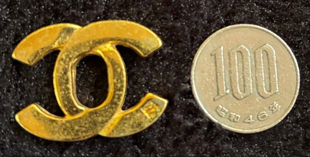 CHANEL シャネル ゴールドロゴブローチ　GOLD 金