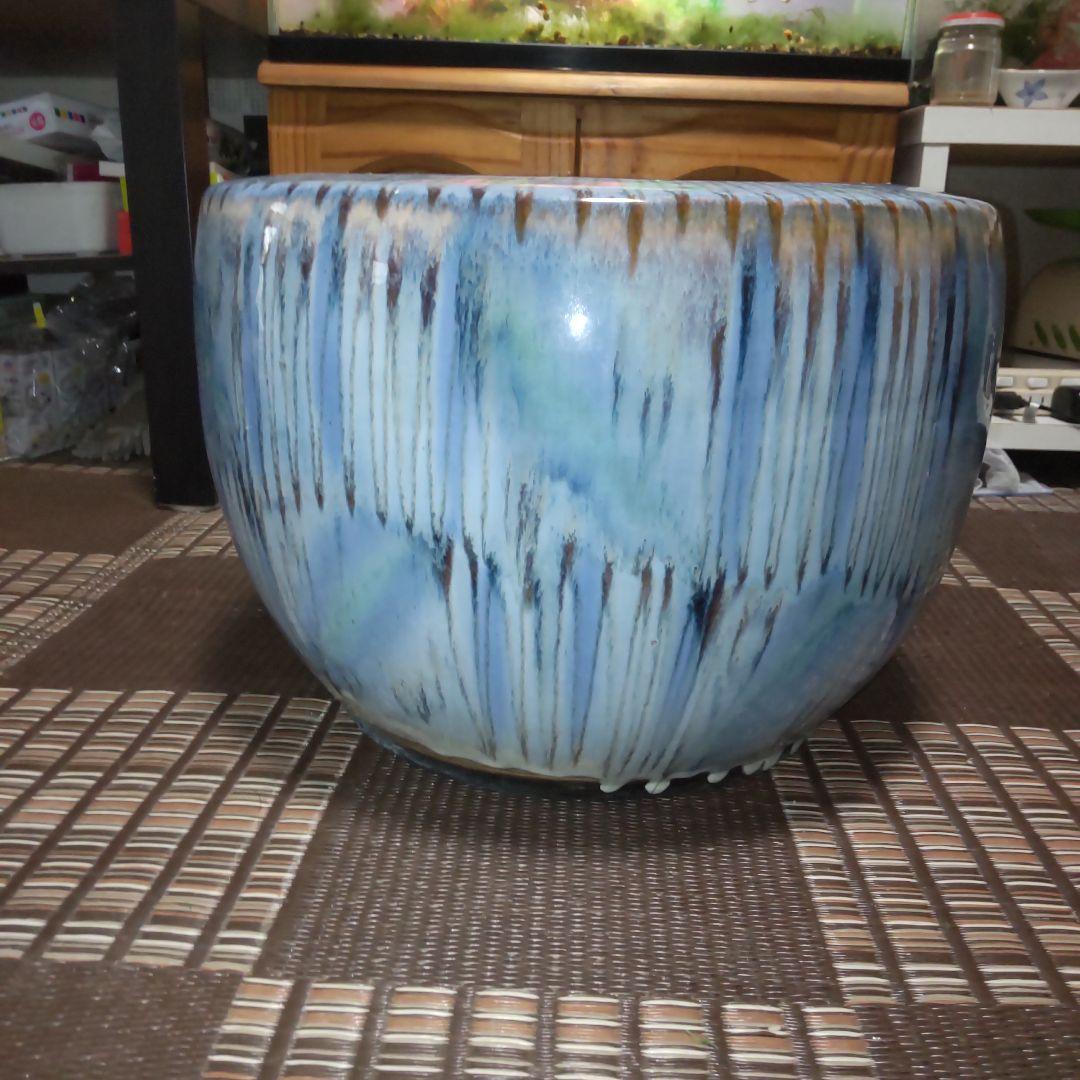 青と白の陶器製 火鉢