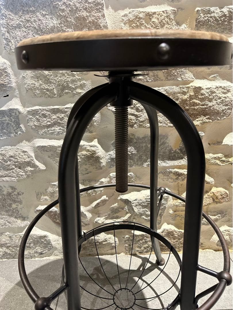 【BACCHUS STOOL】 バッカス スツール