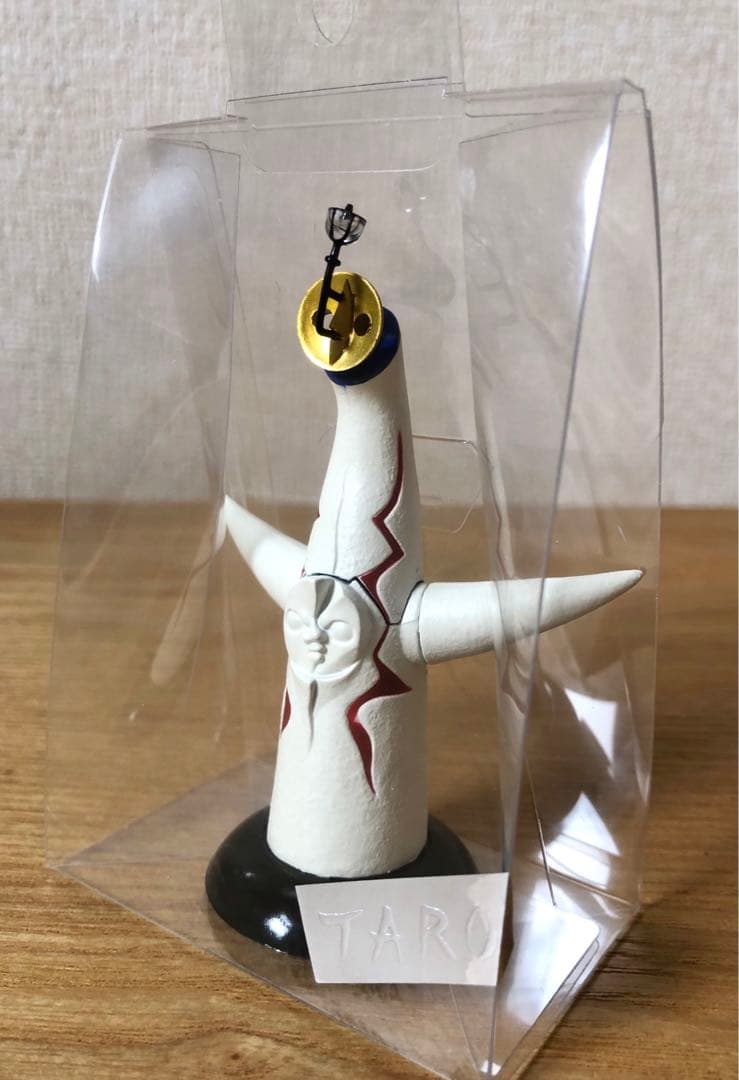 新品未開封 岡本太郎 ミニフィギュア 計3点 (太陽の塔/赤い手/こどもの樹)