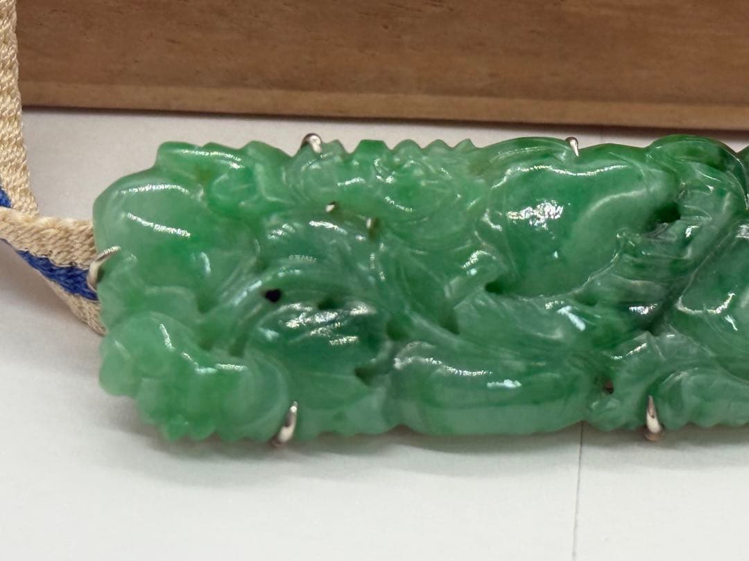 本翡翠　14kホワイトゴルド　重さ約21g 帯留木箱入　送料込み251220