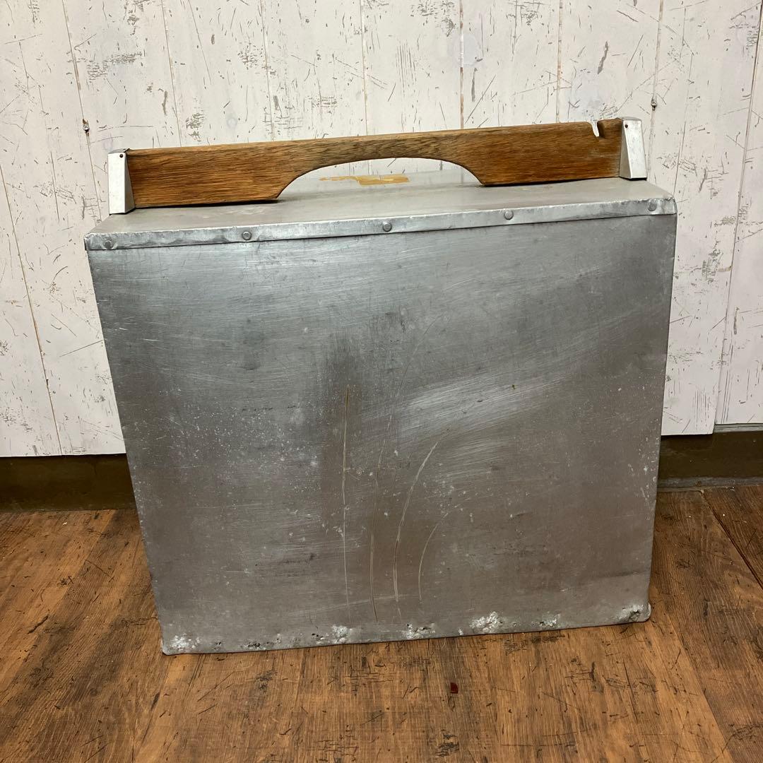 A-3 昭和レトロ アルミ製 出前箱 おかもち 4段 木製ハンドル キャンプ