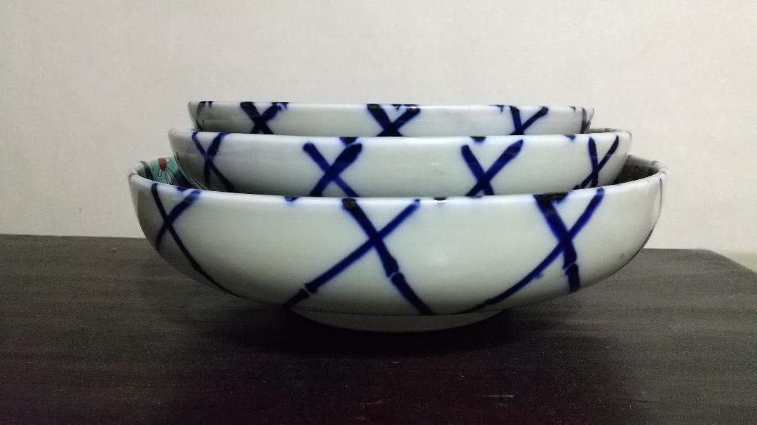 古伊万里　小振　色絵　網目紋　三つ鉢・深皿（大）径24.5×高7ｃｍ