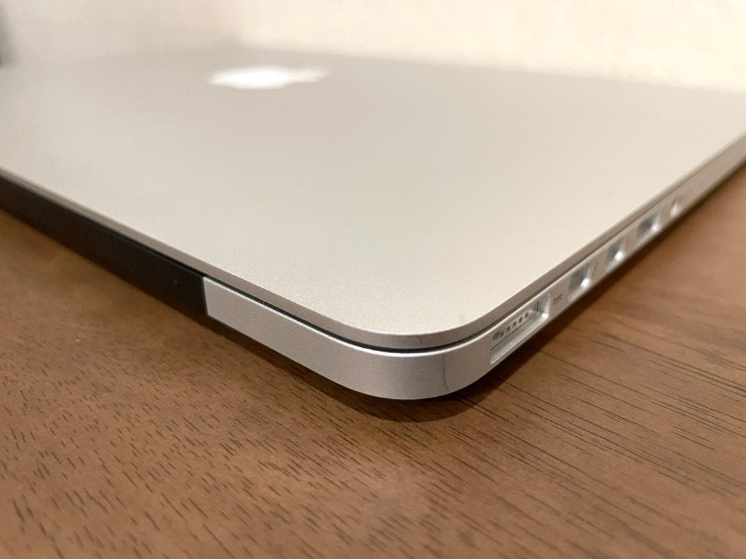 MacBook Pro 13\"　2015　i5　8GB　251GB