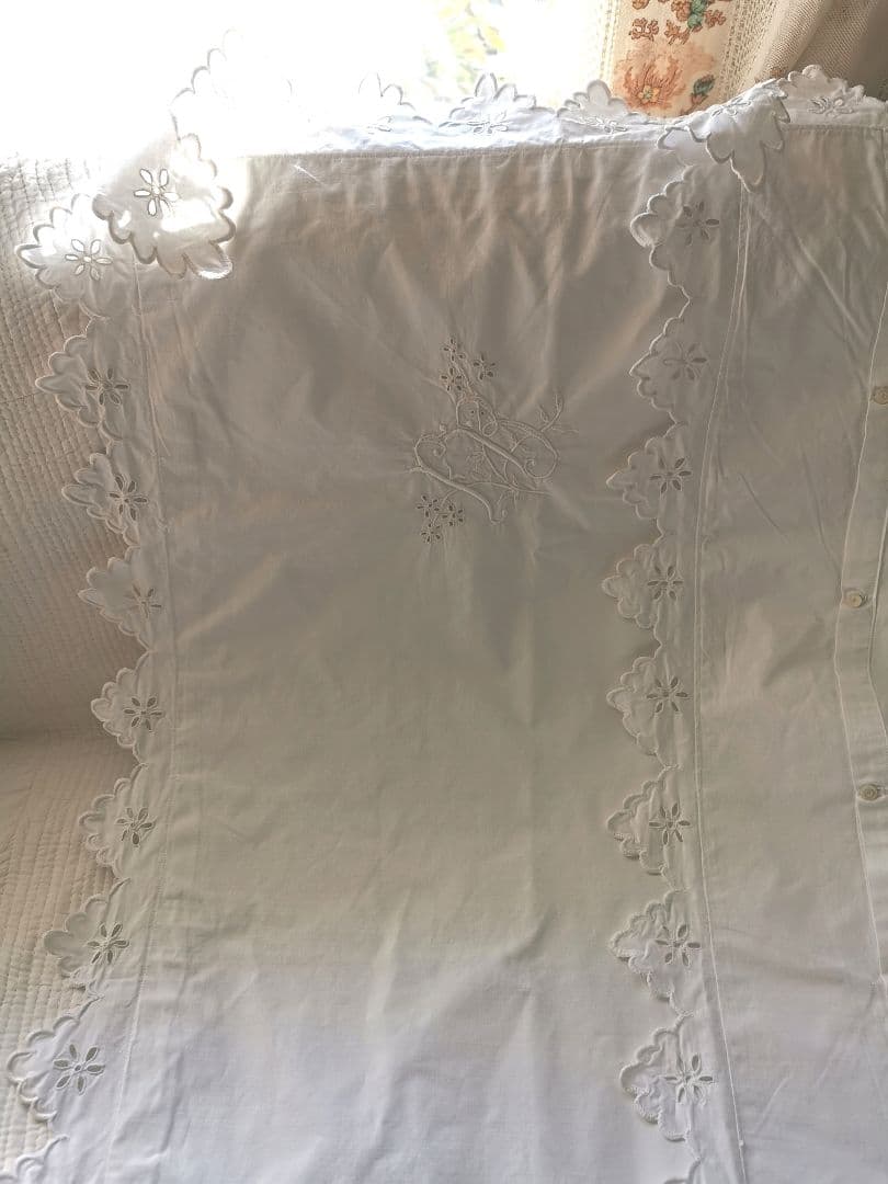 アンティークフランス オープンカットワーク＆スカラップ刺繍ラージクッションカバー