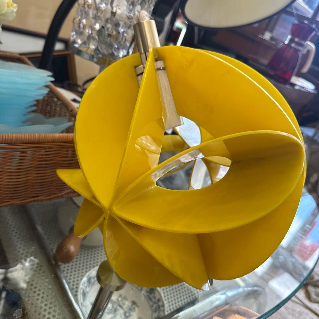 昭和レトロ　イエローペンダントライト モダンデザイン