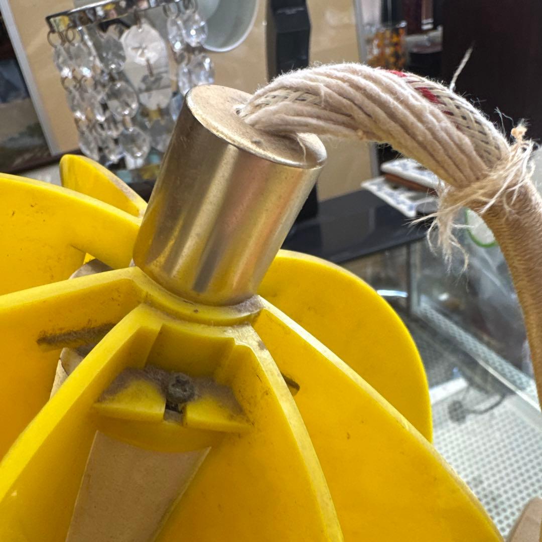 昭和レトロ　イエローペンダントライト モダンデザイン