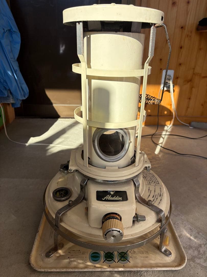Aladdin アラジン　オイルストーブ ホワイト