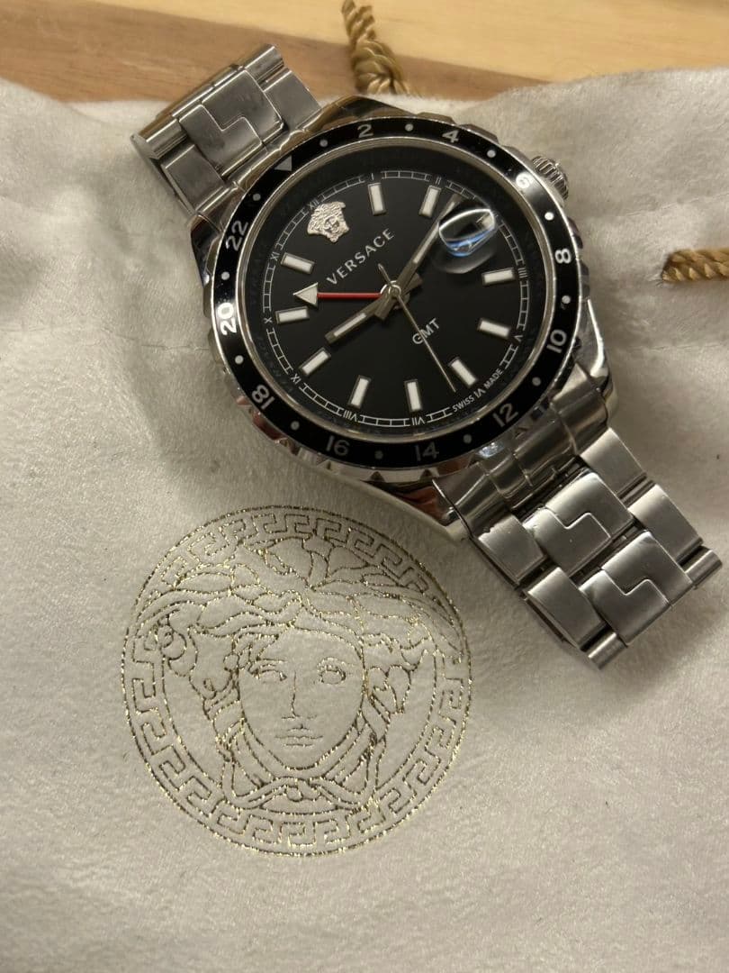 稼働品　VERSACE GMT 腕時計 ブラック　稼働　ヴェルサーチ　V11　黒