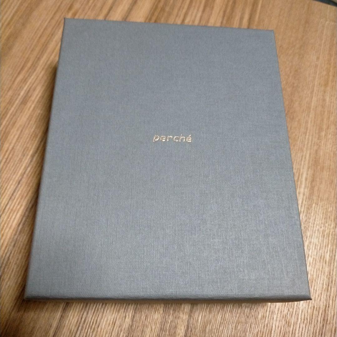 ペルケ perche マルチスタッズジャバラチャームウォレットショルダー