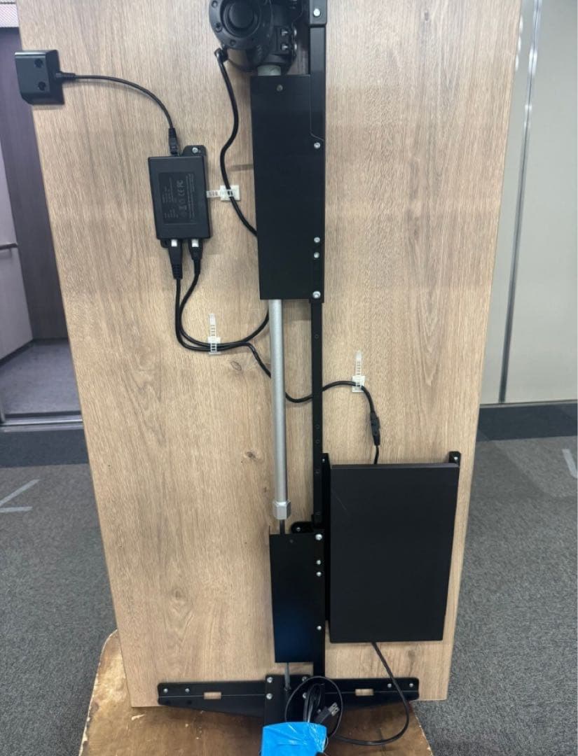 3台　昇降式デスク電動式で上下　幅1,200奥行650高さ720～1200