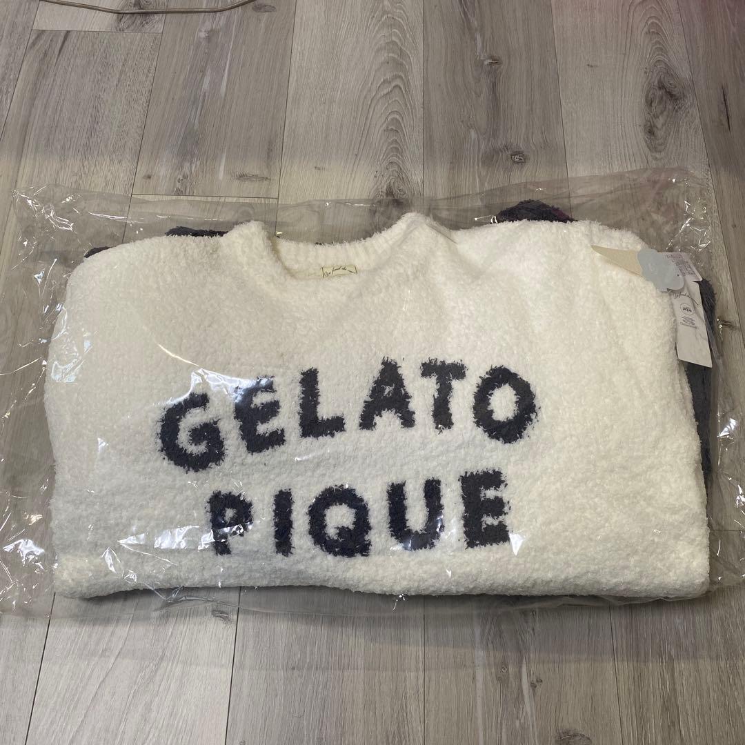 タグ付き新品、ジェラピケ、パウダーロゴジャガードプルオーバー&ロングパンツセット