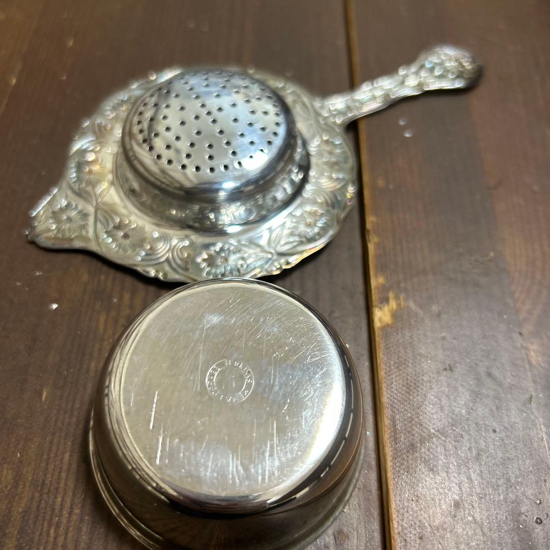 イギリス製　アンティーク　シルバーティーストレイナー　受け皿付き