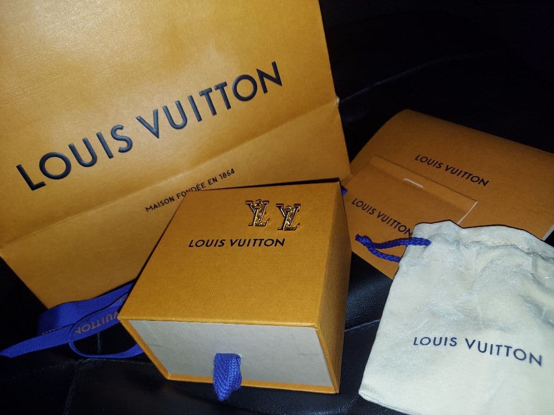 ルイヴィトン ブックルドレイユ