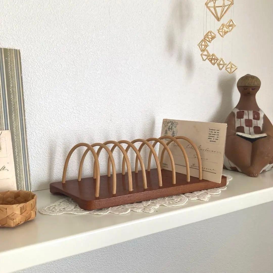 北欧ヴィンテージチークのトーストスタンドブックスタンドやカードスタンドとしても♪