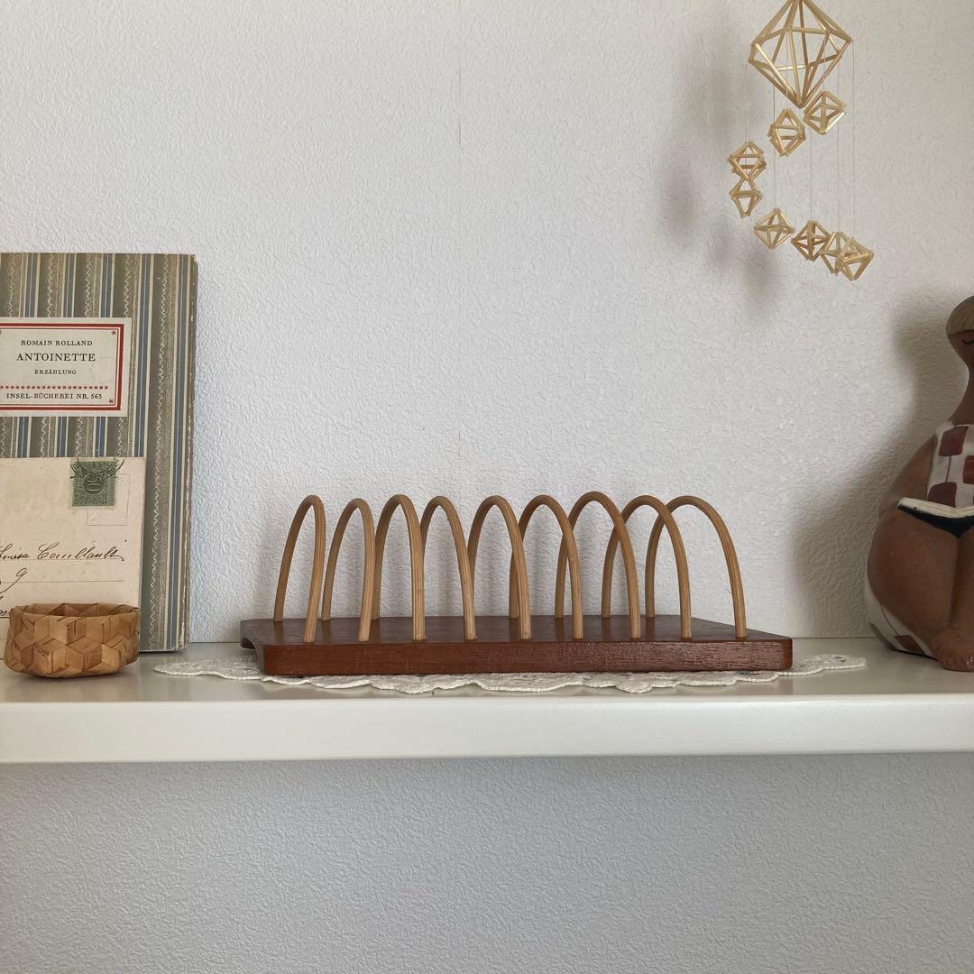 北欧ヴィンテージチークのトーストスタンドブックスタンドやカードスタンドとしても♪