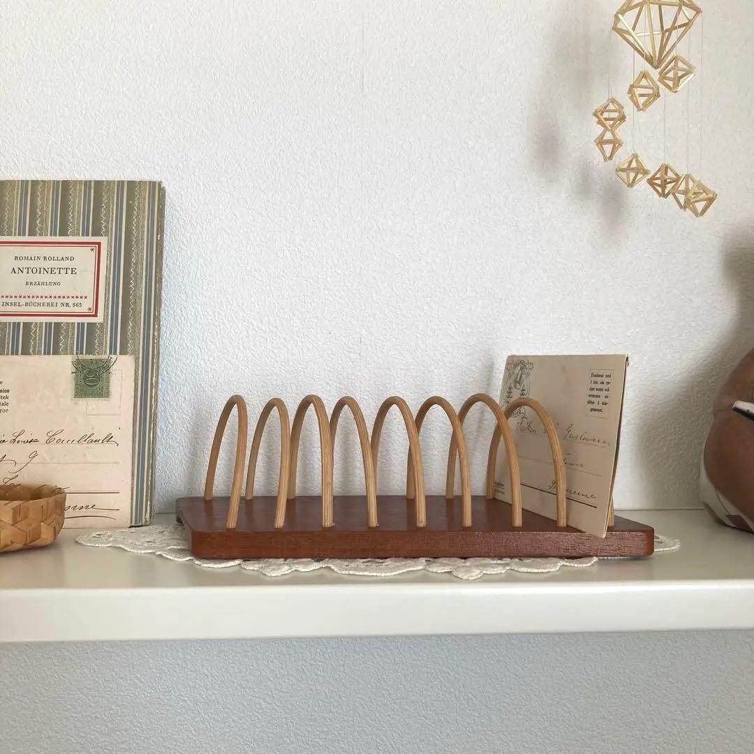 北欧ヴィンテージチークのトーストスタンドブックスタンドやカードスタンドとしても♪