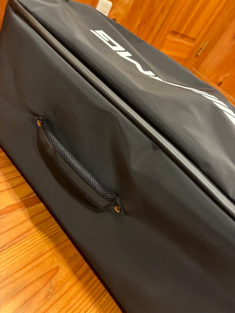 新品AMG ロゴ入キャリーバッグ☆彡