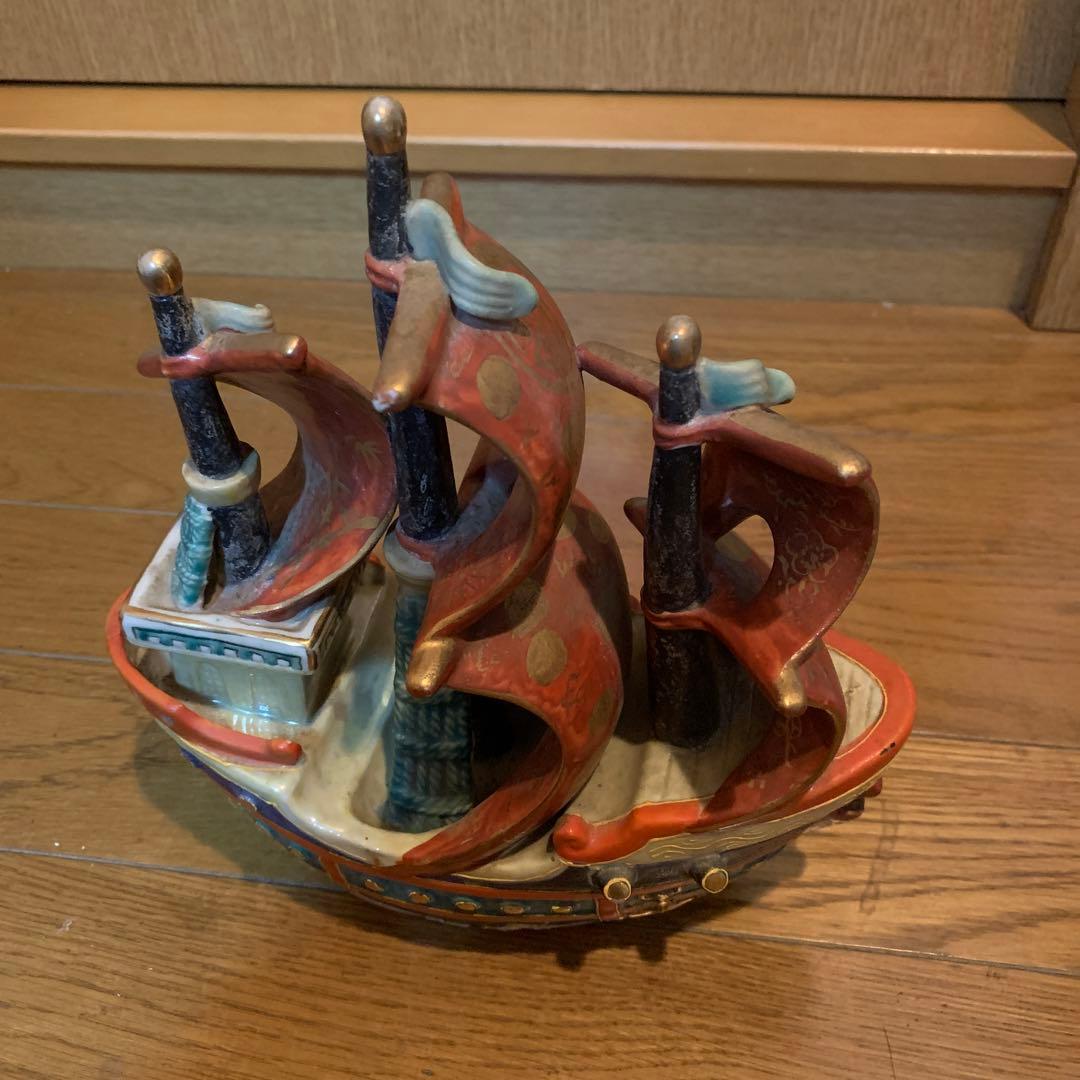 九谷焼　宝船　昭和骨董品　金彩極彩色陶器 縁起物 置物