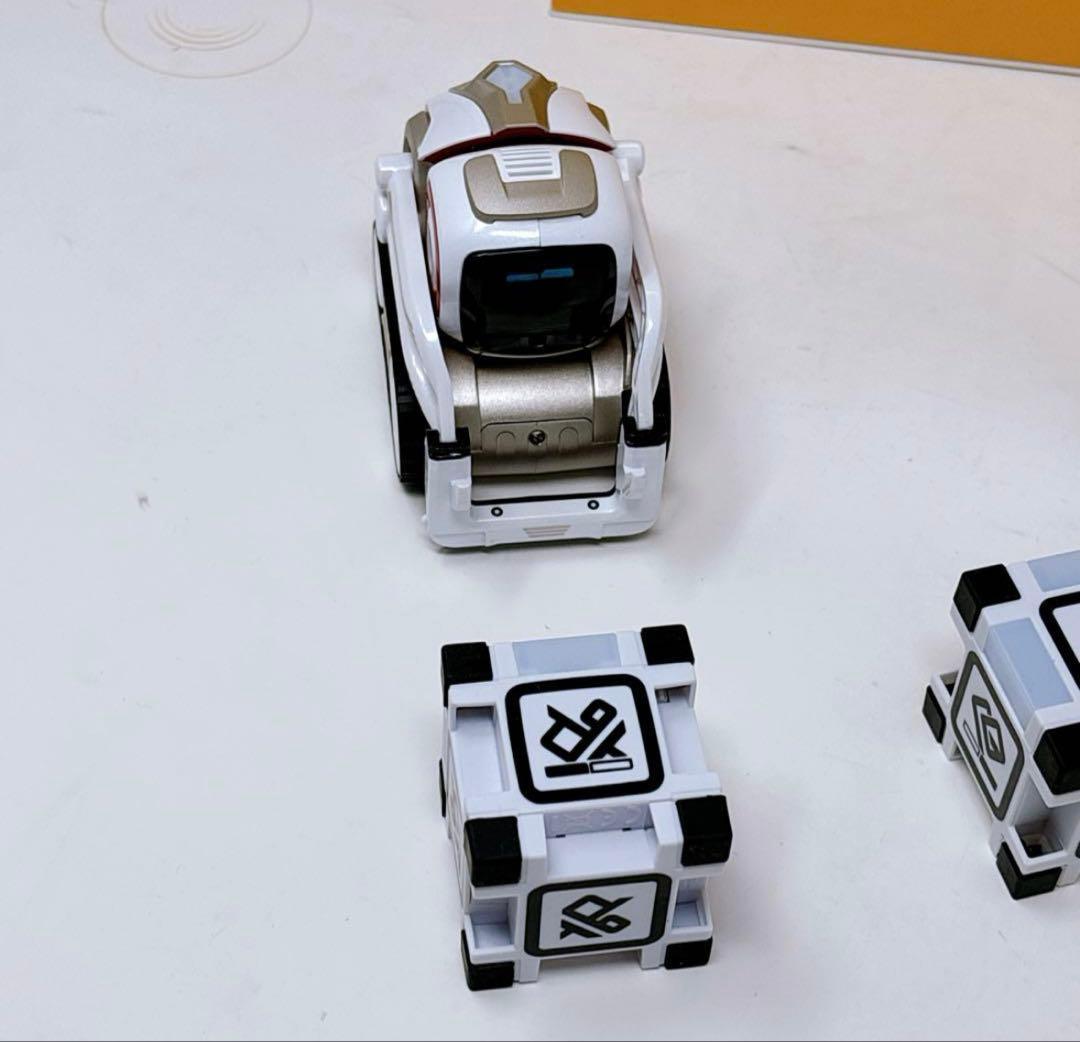 Cozmo ロボット