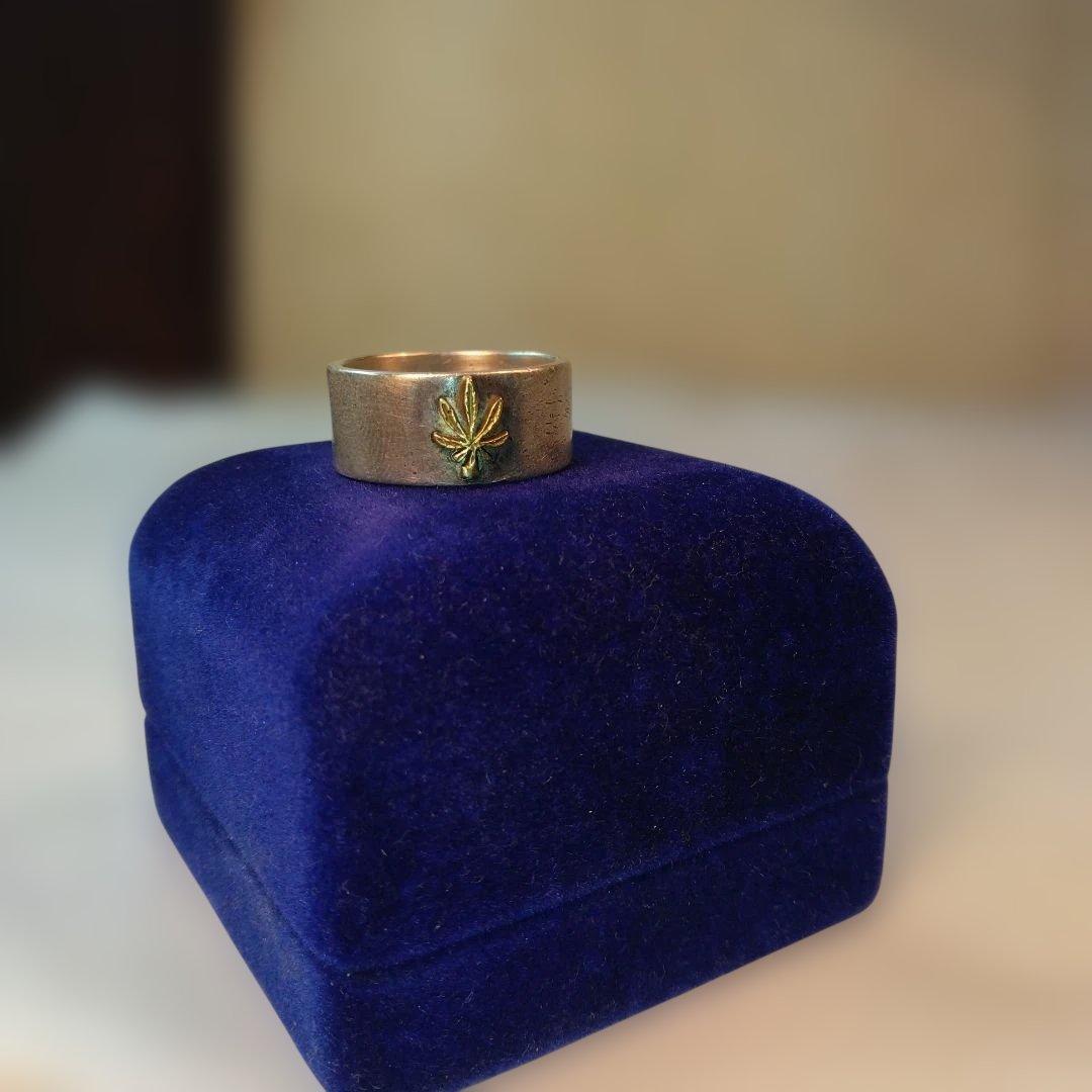 シルバー リング 葉のモチーフ　 K18刻印