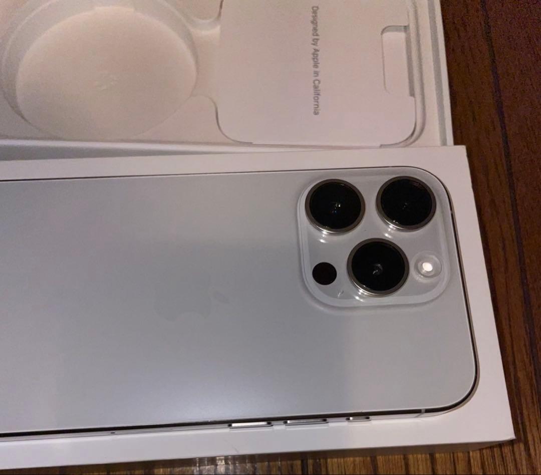 iPhone 15 Pro 256GB ホワイトチタニウム