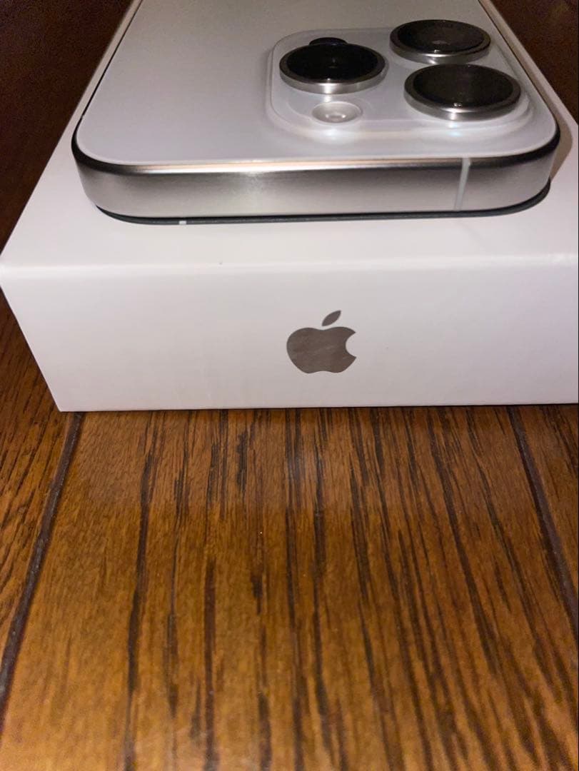 iPhone 15 Pro 256GB ホワイトチタニウム