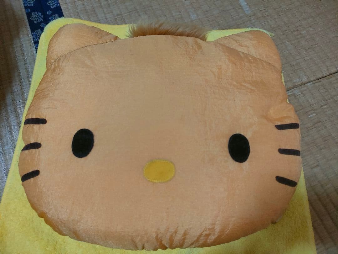 ハローキティ ハワイ 日焼け ガングロ ぬいぐるみ 枕 クッション アロハ