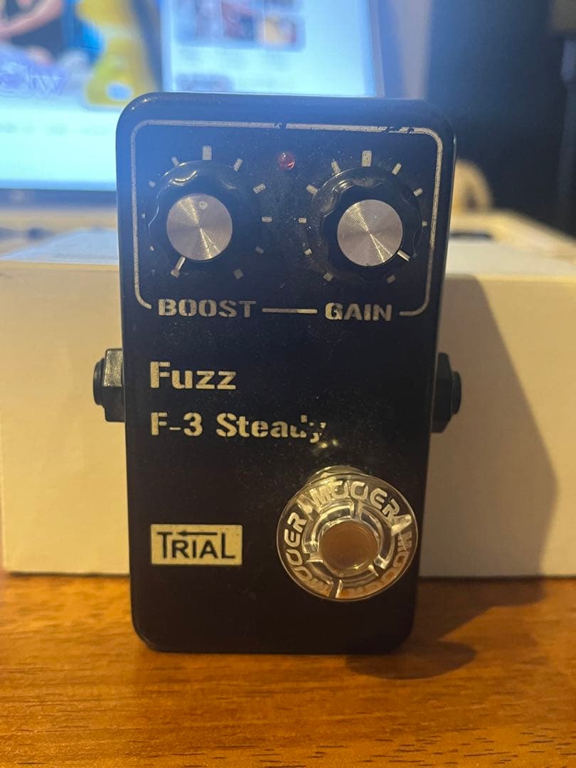 tones さんTRIAL F-3 Steady Fuzzエフェクター