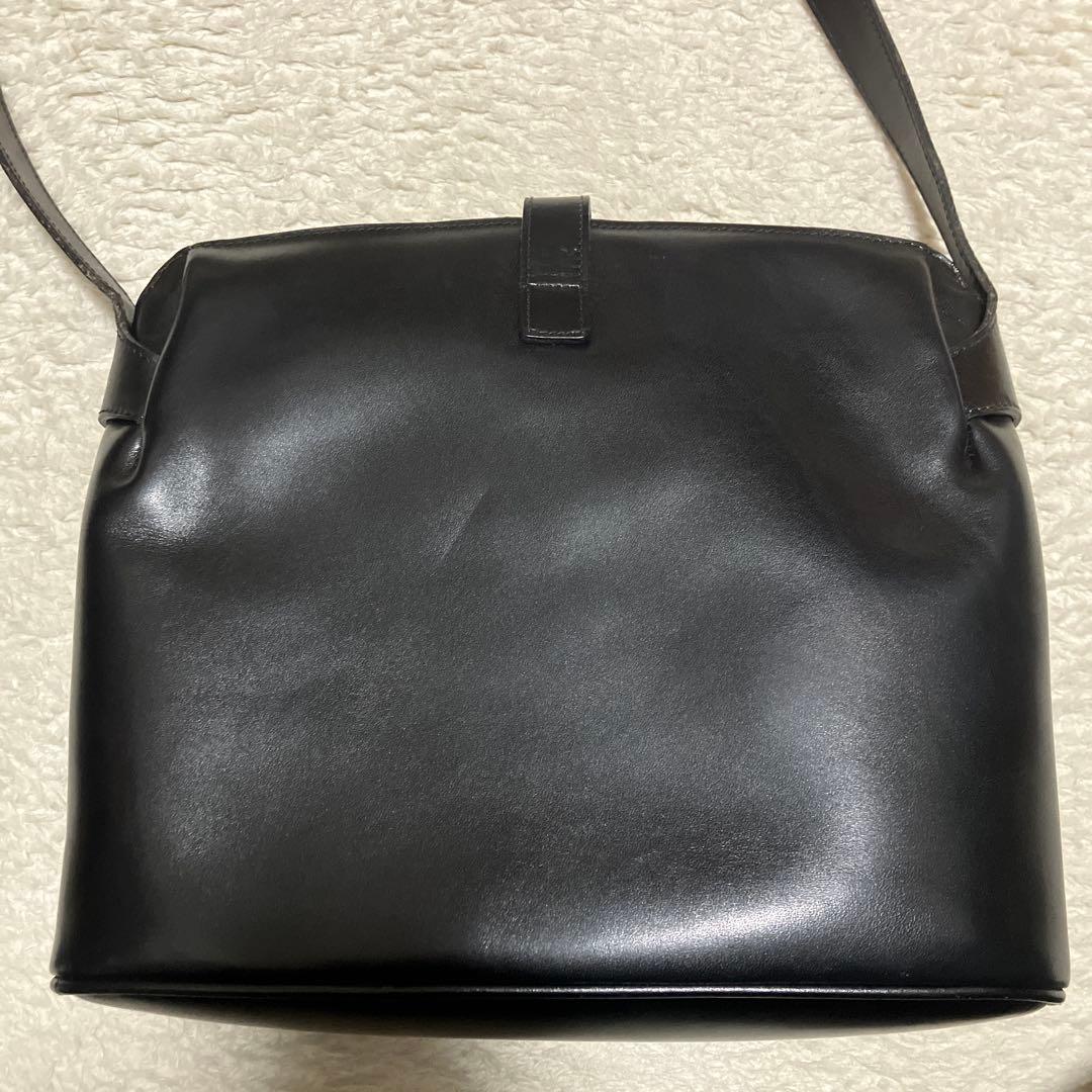 Ferragamo 黒 レザー ショルダーバッグ